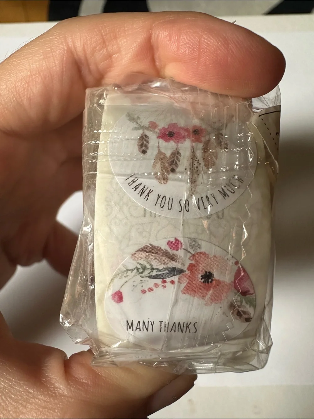 💜 NWT Floral & Feathers Circle Thank You Stickers (500 Stickers)